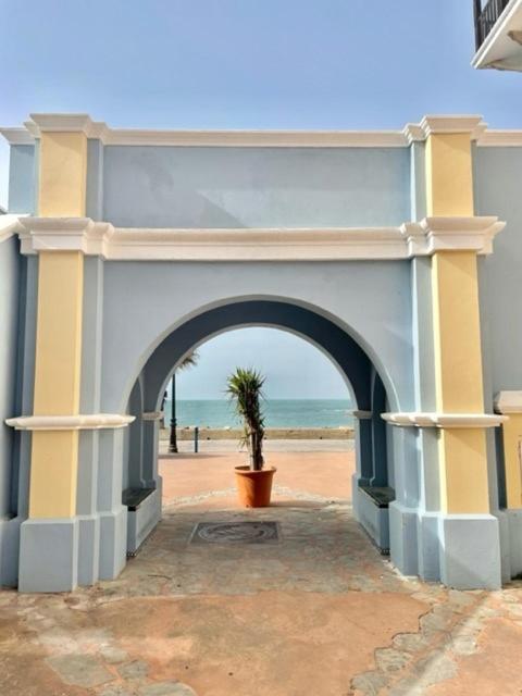 Gatu Sherry, Junto Puerto Deportivo Y Playa " Preferente Mayores De 25 Anos Y Familias " Ел Пуерто де Санта Мария Екстериор снимка